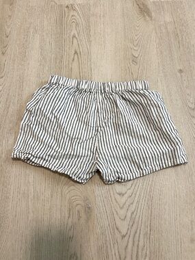 Fostered collection shorts